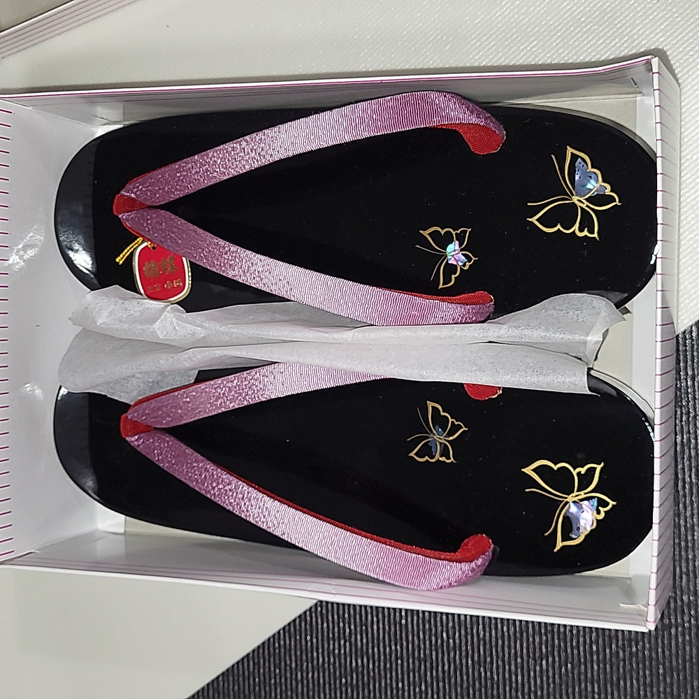 NWT Laquered & Abalone Inlay Japanese Formal Geta